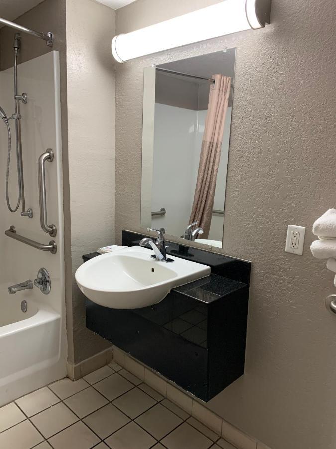 6-laredo, Tx - North I-35 Laredo
