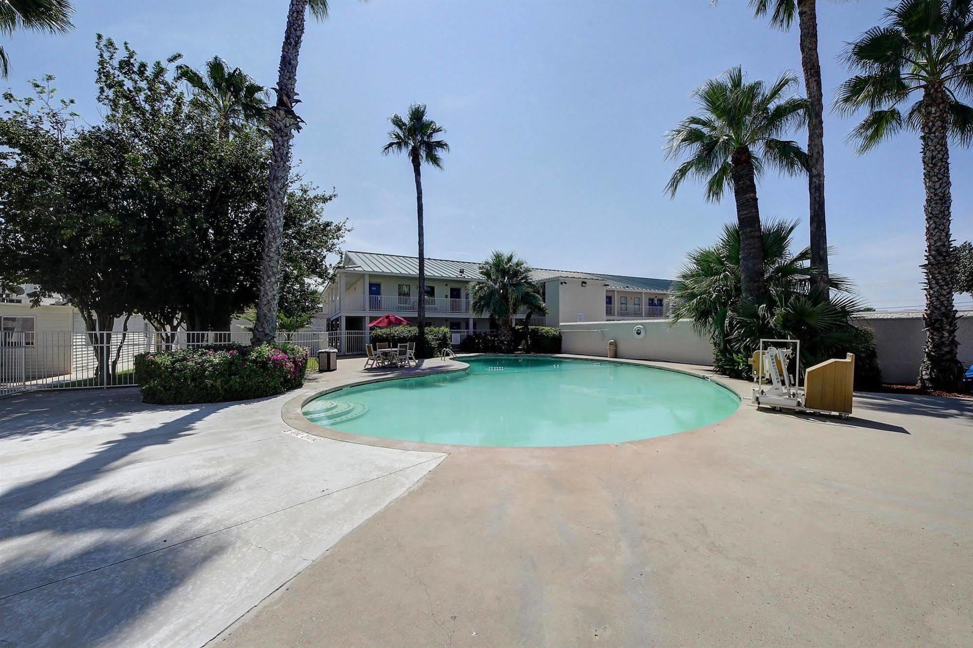 Hotel 6-laredo, Tx - North I-35 Laredo