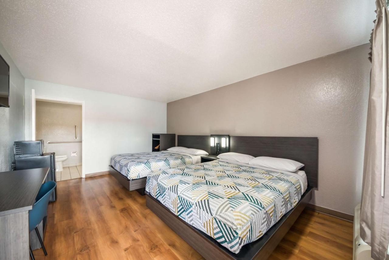6-laredo, Tx - North I-35 Hotel 2*