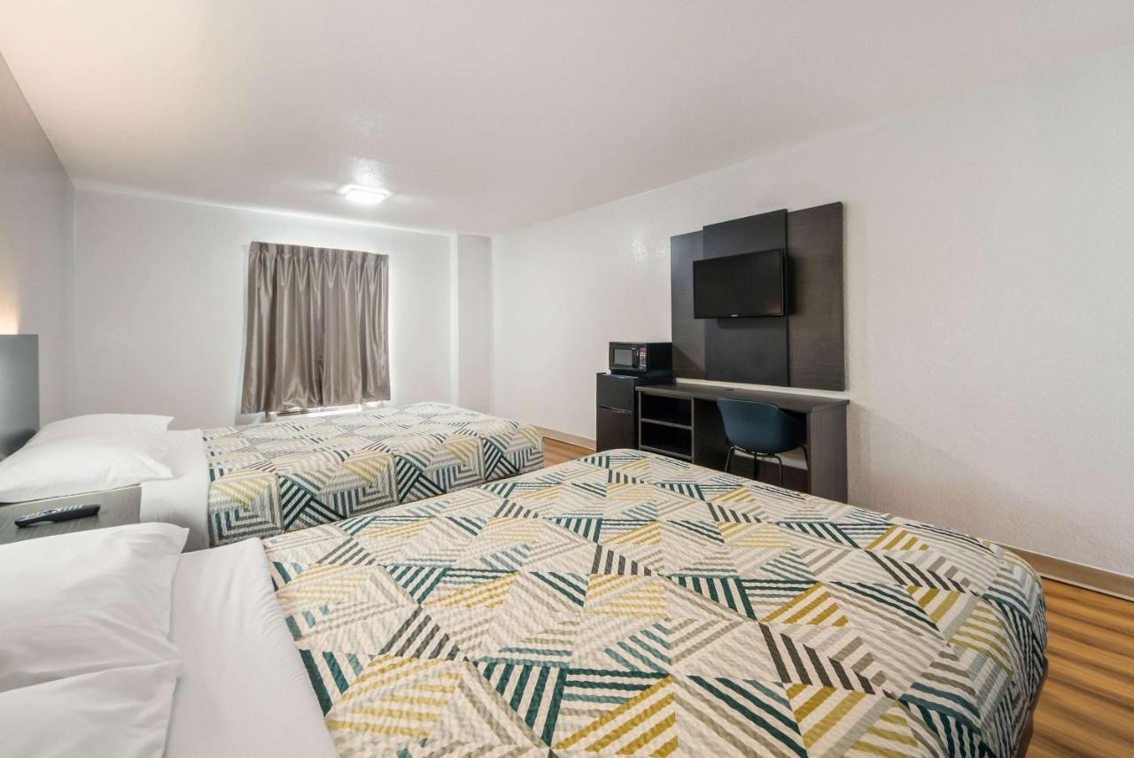 Hotel 6-laredo, Tx - North I-35 Laredo